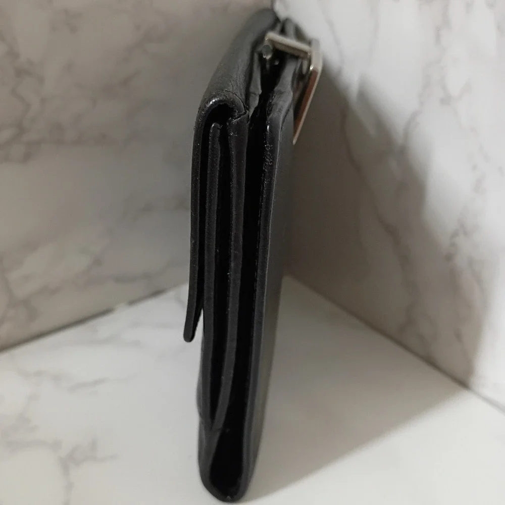 GUCCI Vintage Smooth Black Leather Unisex Bi-Fold Wallet w/ G-Clasp